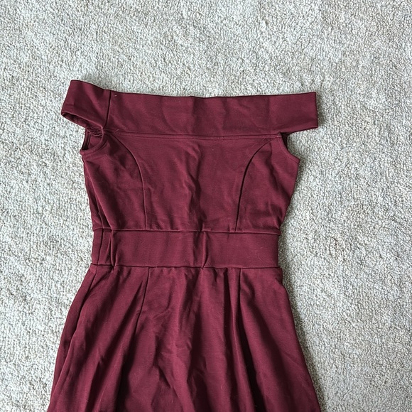 Offshoulder burgundy color dress - Picture 3 of 3